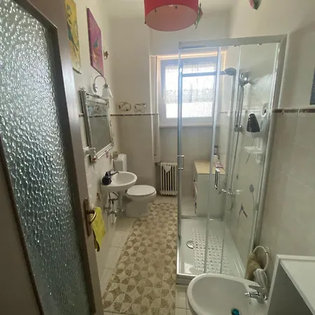 Lella Con Meravigliosa Vista Vicino Alle Terme Zona Bagni *