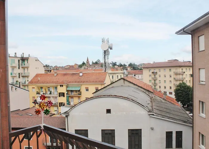 Lella Con Meravigliosa Vista Vicino Alle Terme Zona Bagni Con Ascensore E Area Parcheggio * Acqui Terme